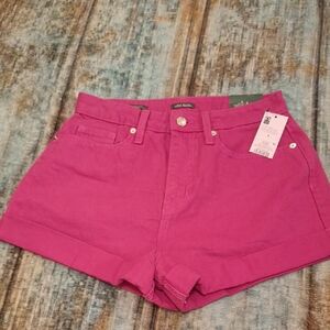 Wild Fable High Waist Magenta Shorts. NWT Excellent Condition Size 4